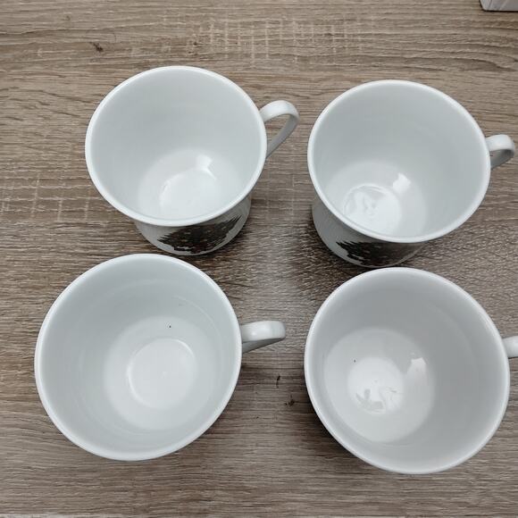 Trisa Stoneware Fine Porcelain Set of 4 Mugs Christmas Tree Festive - Picture 6 of 9